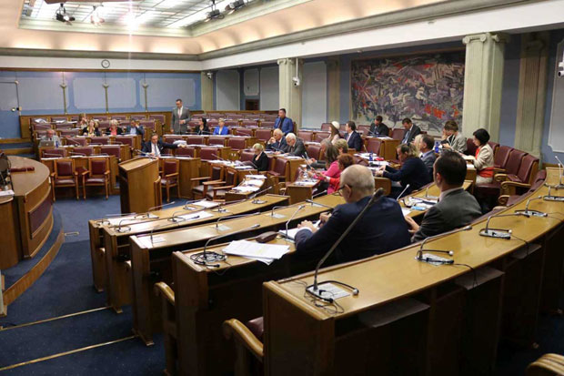 Опозиција тражи место потпредседника